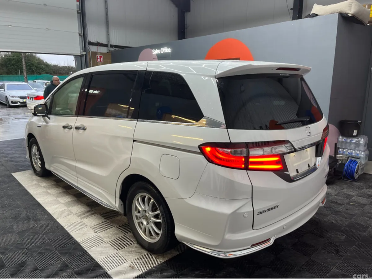 Honda Odyssey MPV, Petrol Hybrid, 2018, White