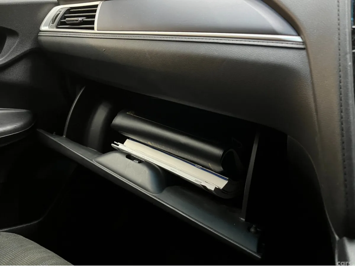 Honda Shuttle MPV, Petrol Hybrid, 2022, Silver