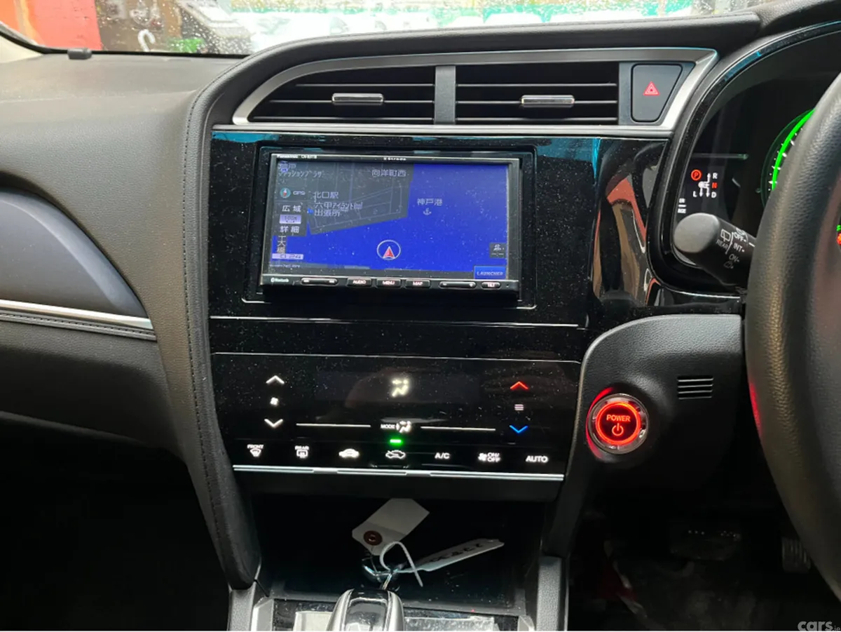 Honda Shuttle MPV, Petrol Hybrid, 2022, Silver