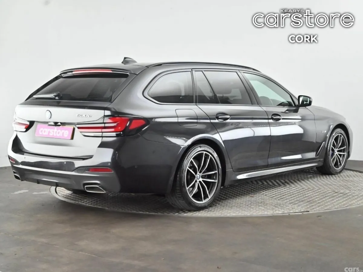 BMW 5-Series Estate, Petrol Plug-in Hybrid, 2022, Grey