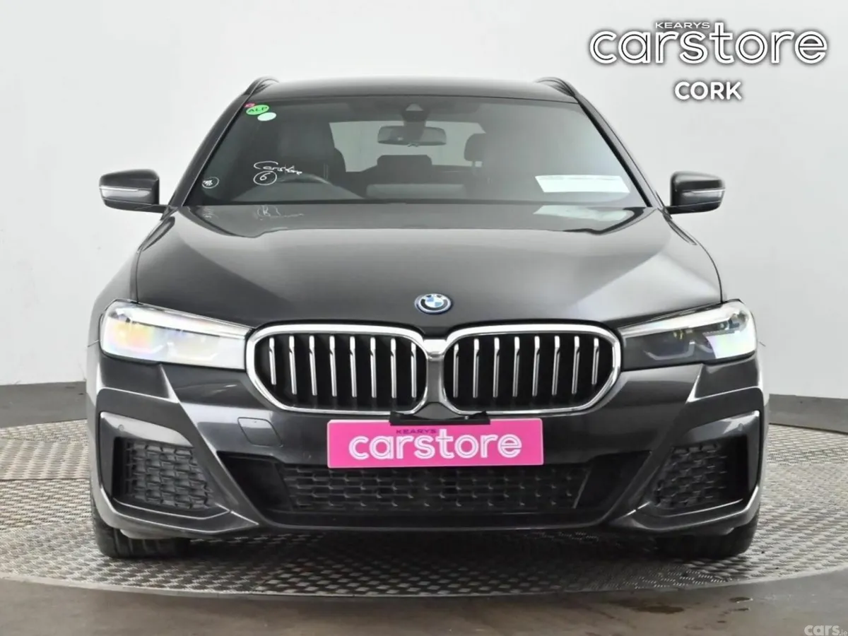 BMW 5-Series Estate, Petrol Plug-in Hybrid, 2022, Grey