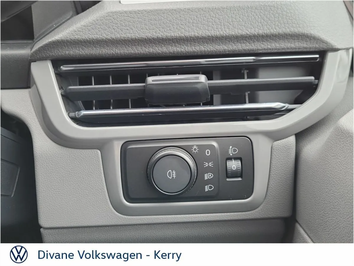 Volkswagen Caravelle MPV, Electric, 2026, Silver