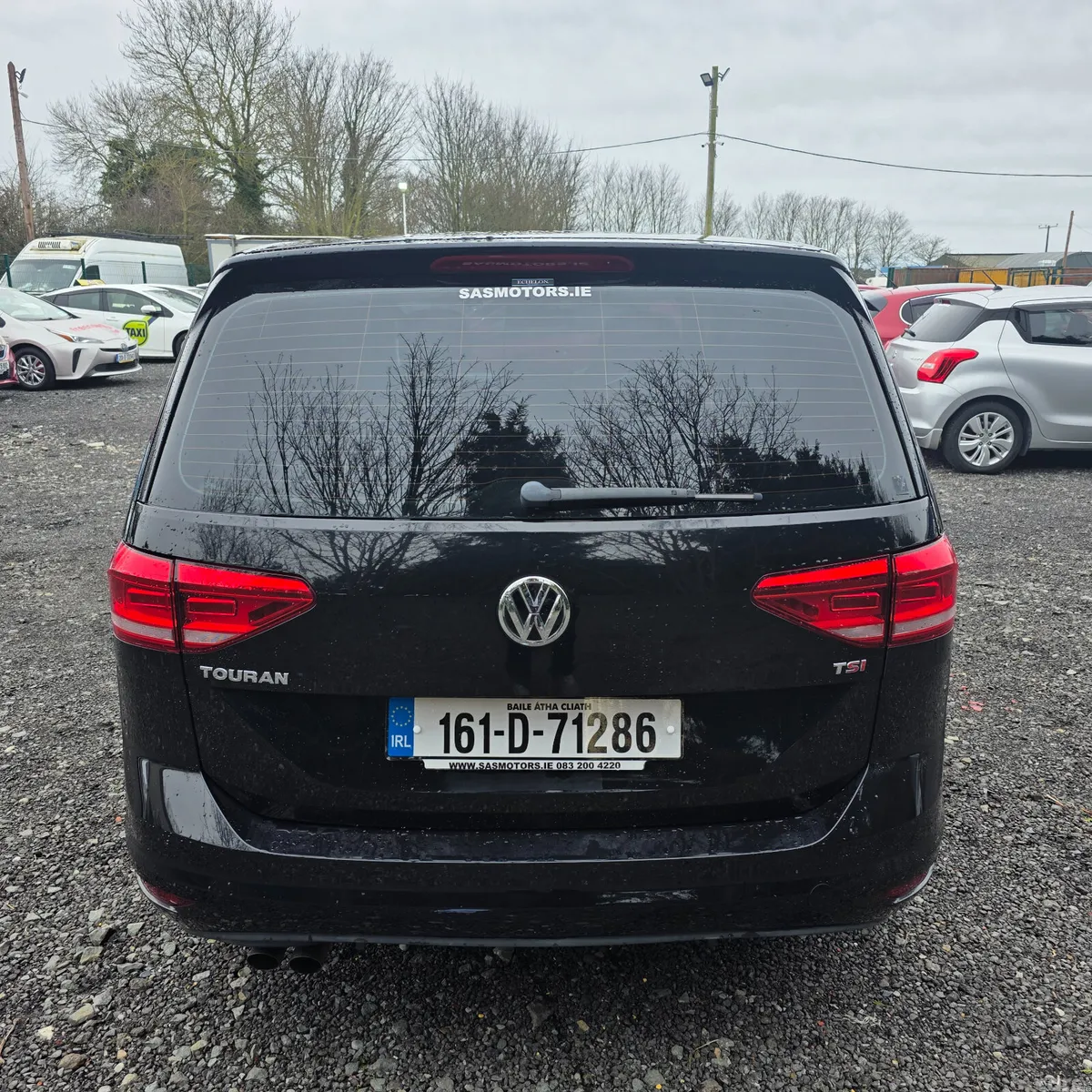 Volkswagen Touran MPV, Petrol, 2016, Black