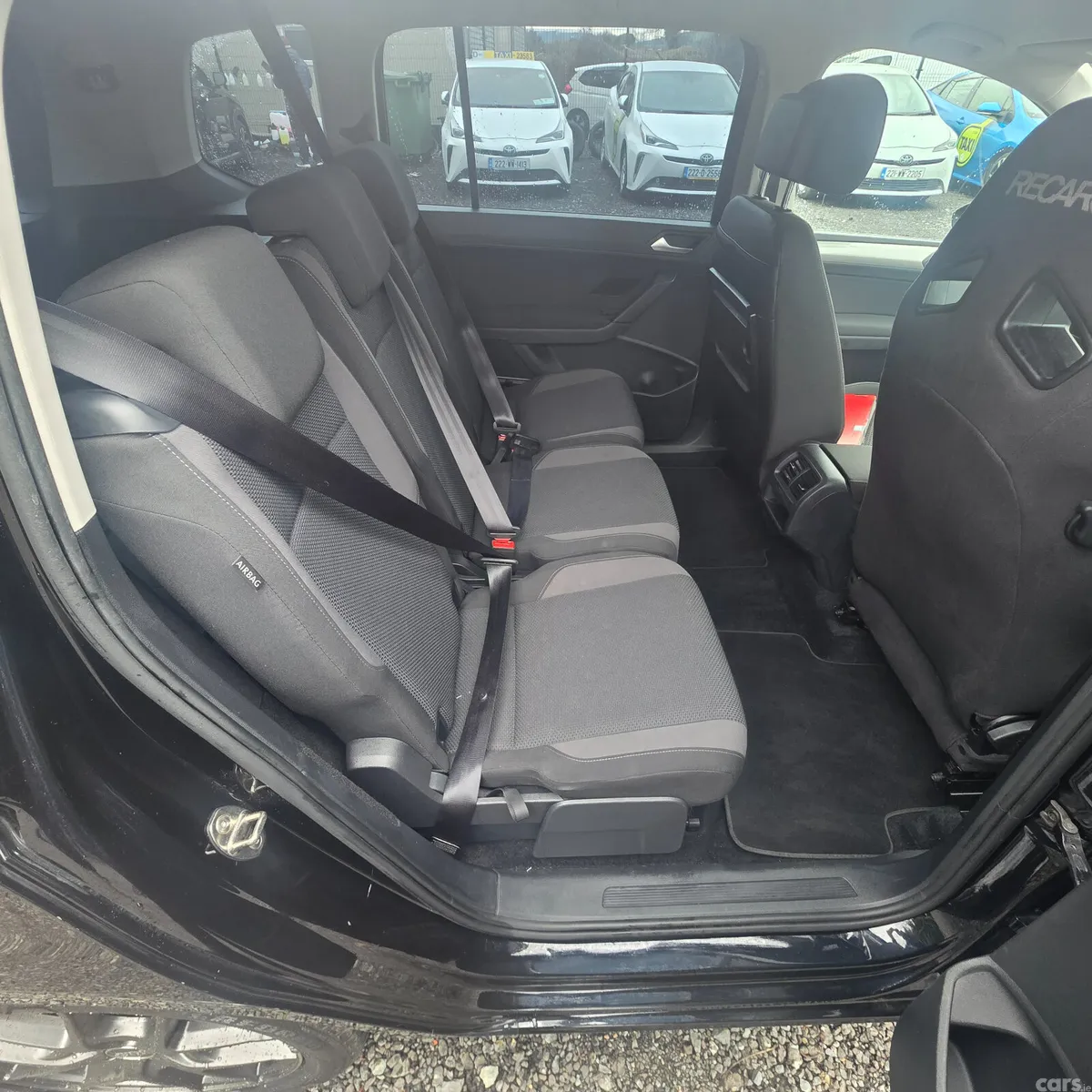 Volkswagen Touran MPV, Petrol, 2016, Black