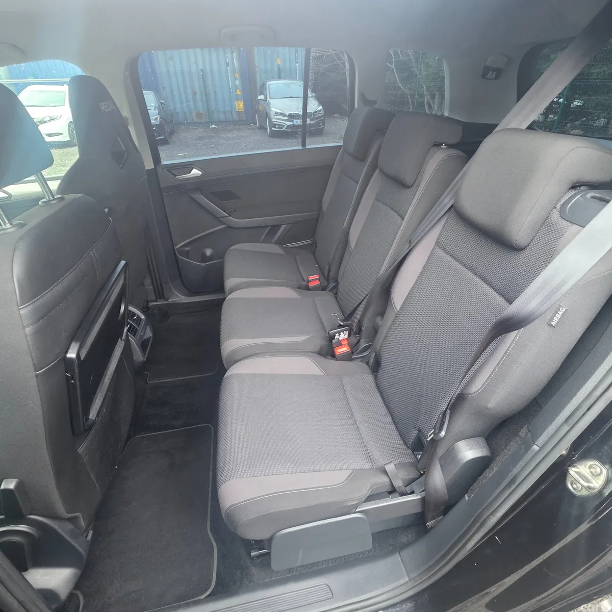 Volkswagen Touran MPV, Petrol, 2016, Black