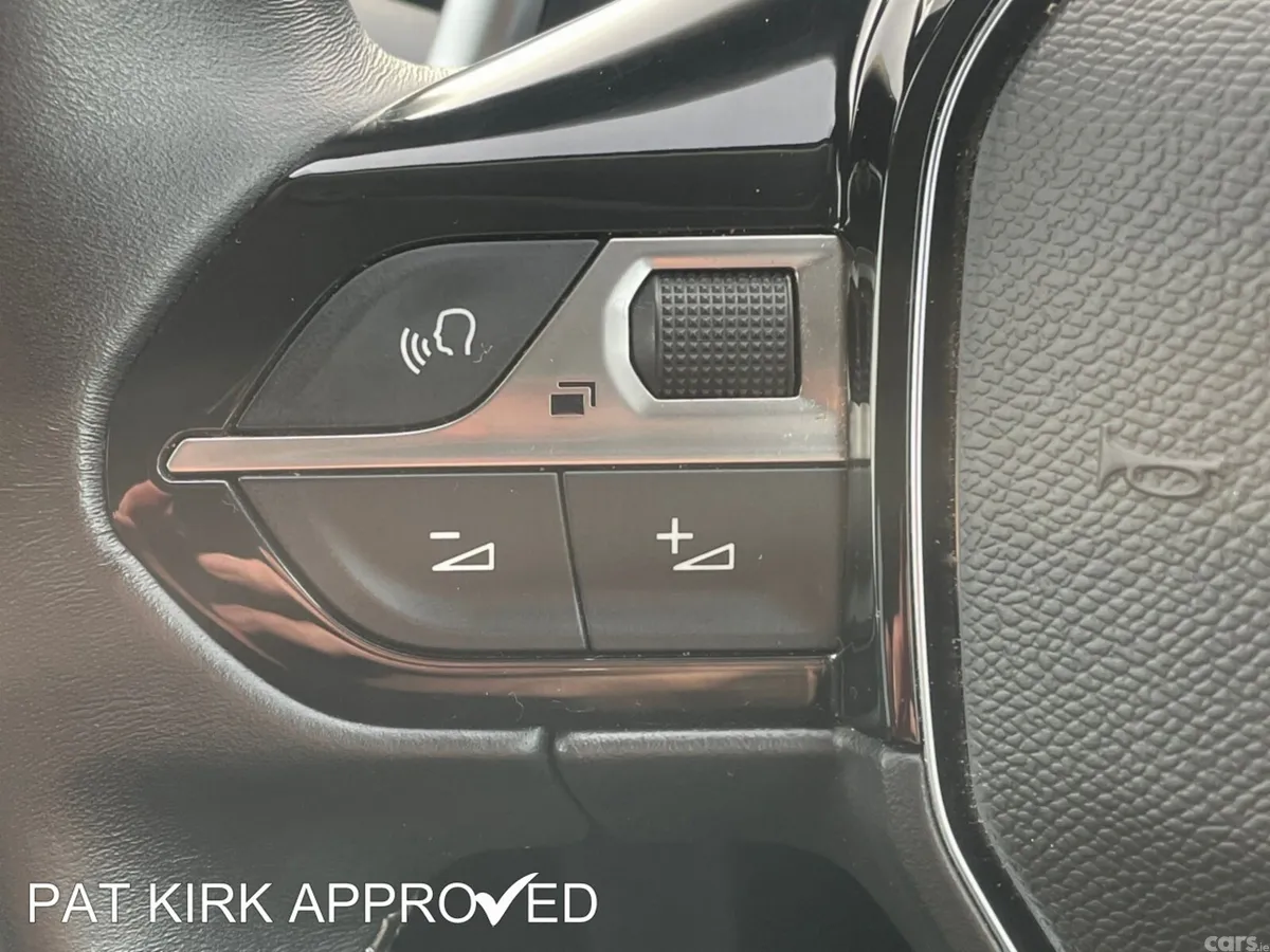Peugeot 5008 Estate, Petrol, 2021, White
