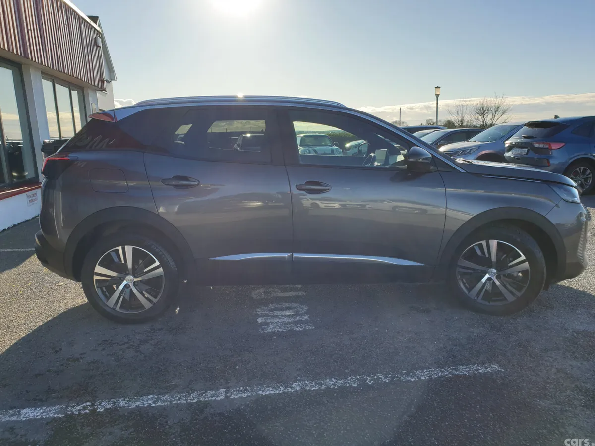 Peugeot 3008 MPV, Diesel, 2023, Grey