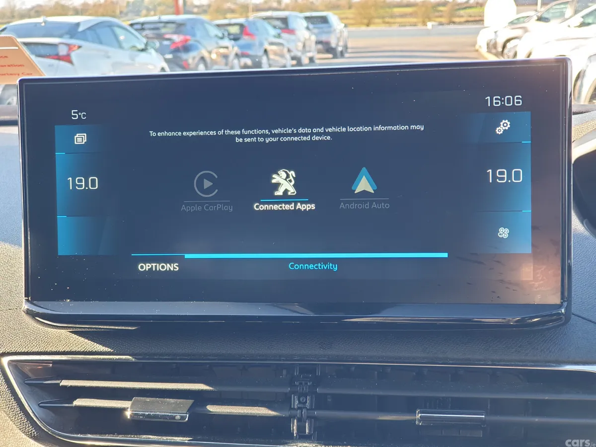Peugeot 3008 MPV, Diesel, 2023, Grey