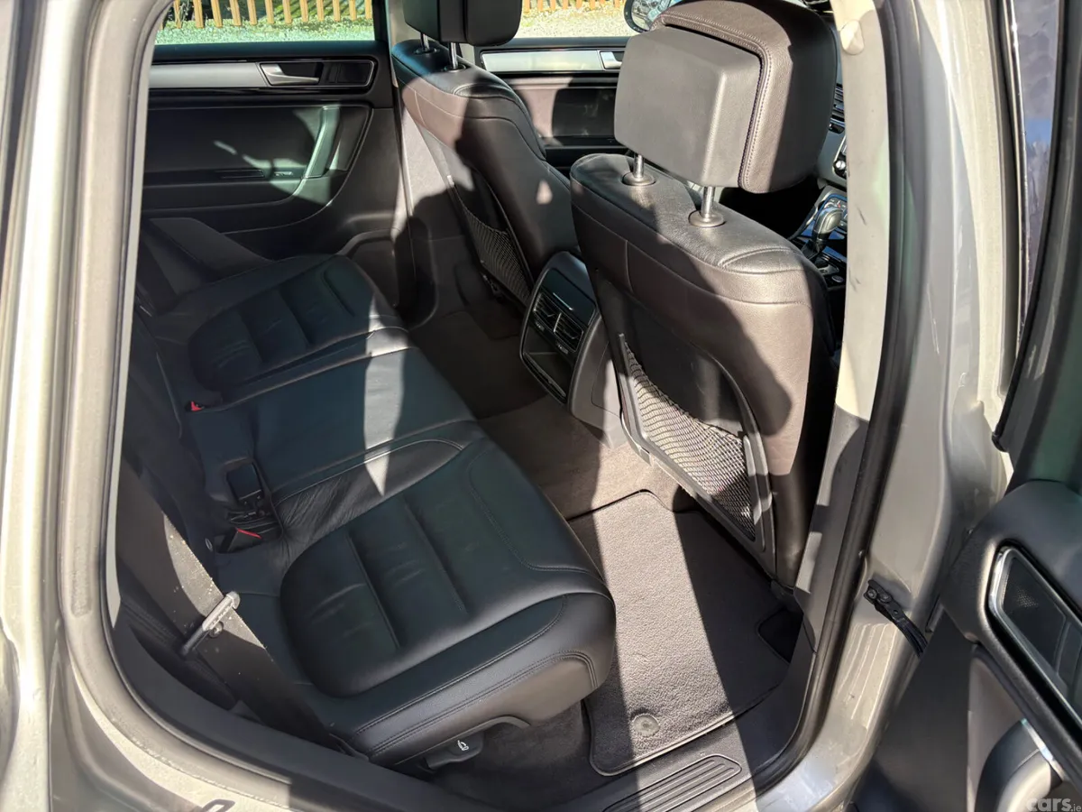 Volkswagen Touareg SUV, Diesel, 2016, Silver