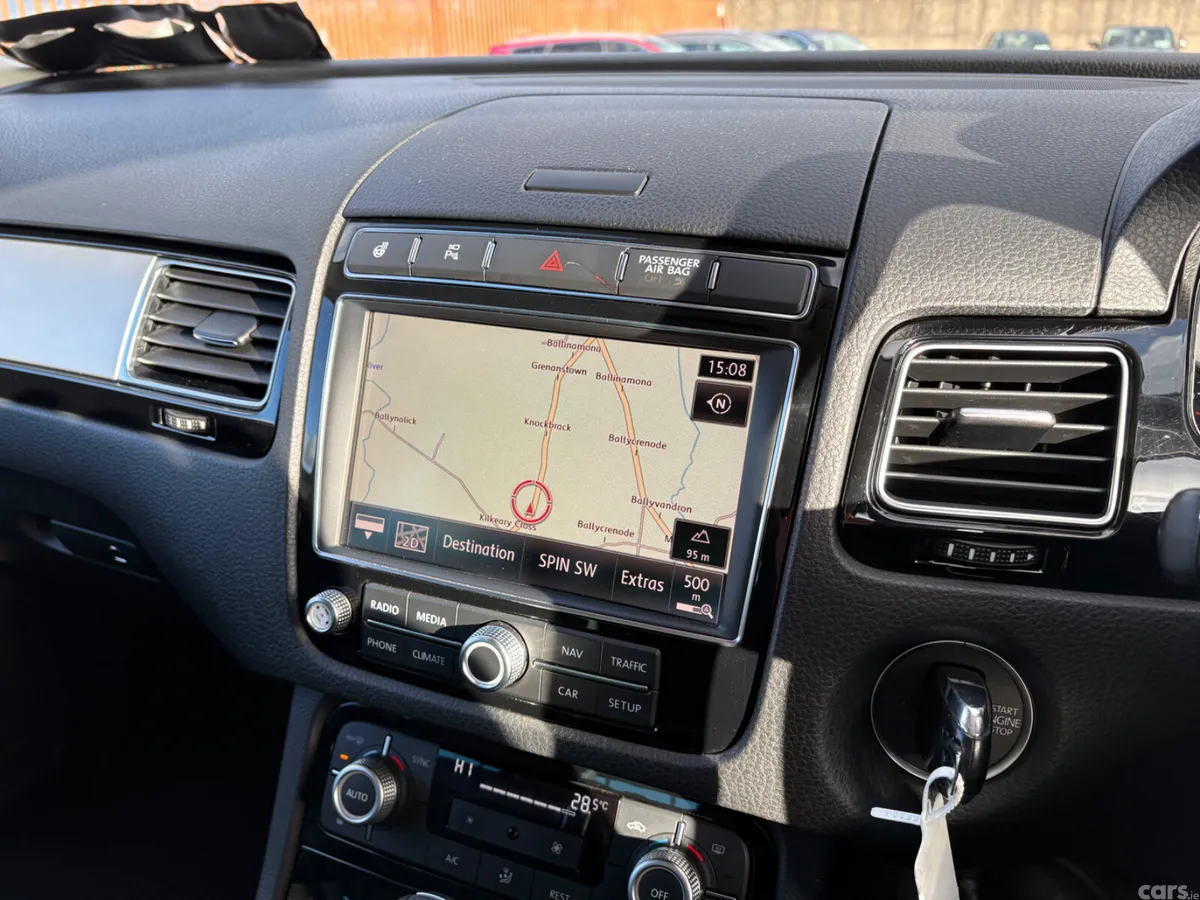Volkswagen Touareg SUV, Diesel, 2016, Silver