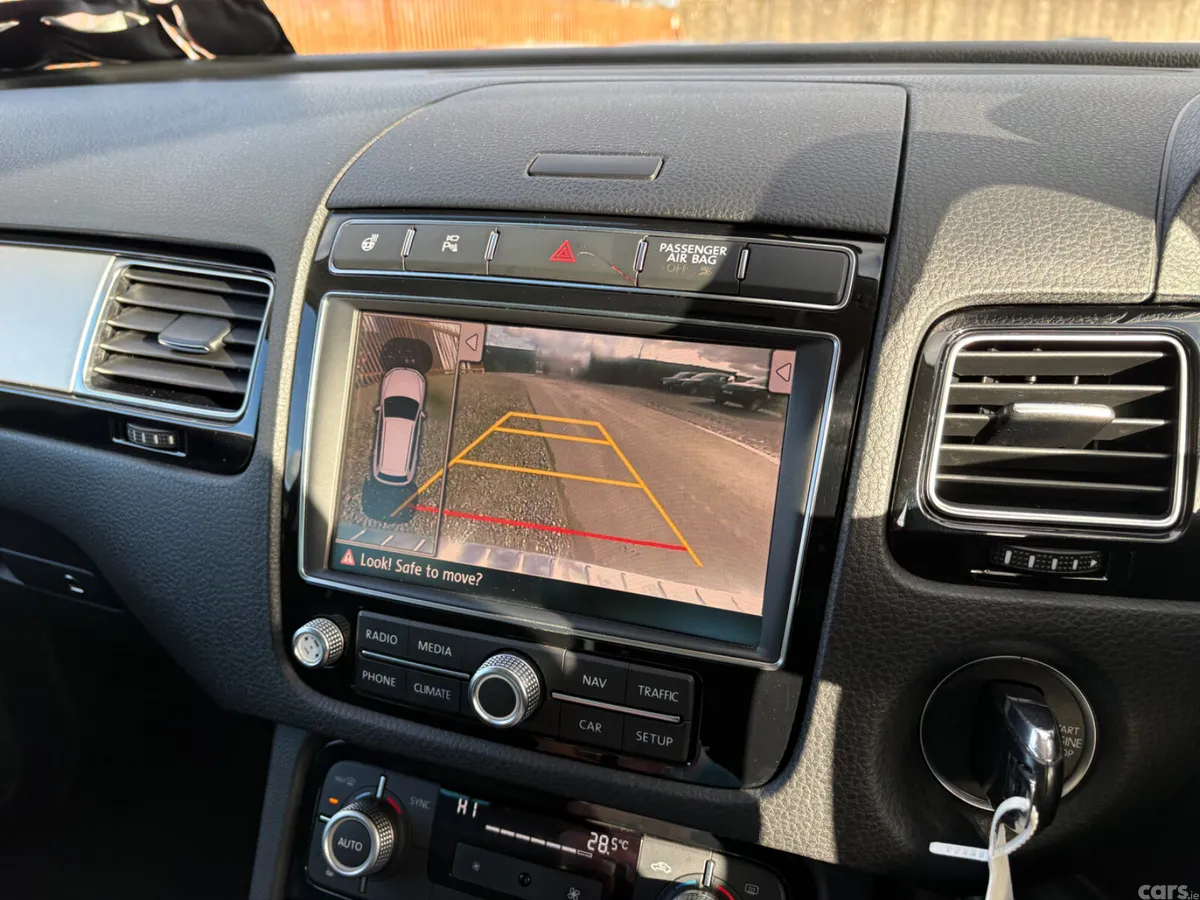 Volkswagen Touareg SUV, Diesel, 2016, Silver