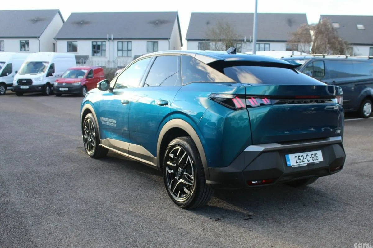 Peugeot 3008 MPV, Petrol, 2025, Blue