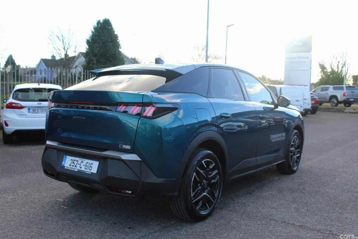 Peugeot 3008 MPV, Petrol, 2025, Blue