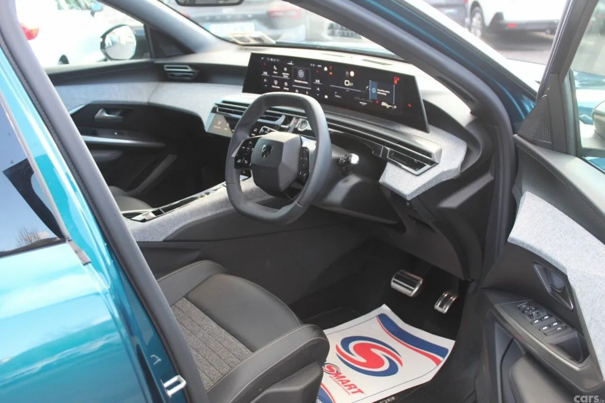 Peugeot 3008 MPV, Petrol, 2025, Blue