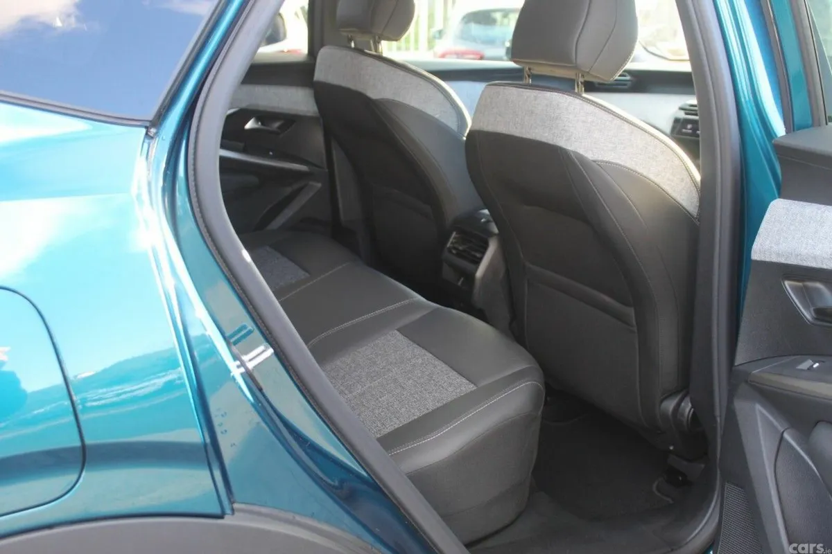 Peugeot 3008 MPV, Petrol, 2025, Blue