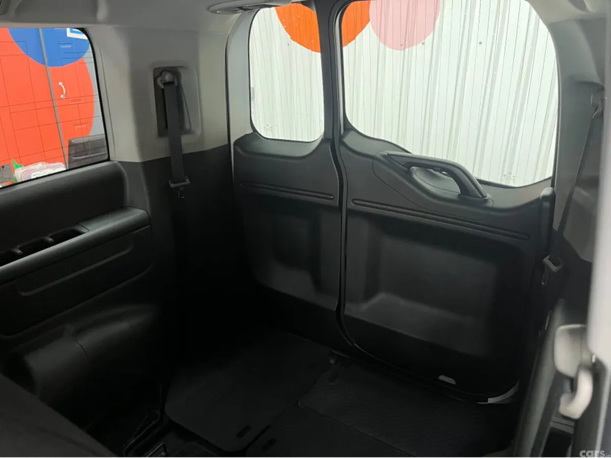Honda Stepwagon MPV, Petrol Hybrid, 2020, White
