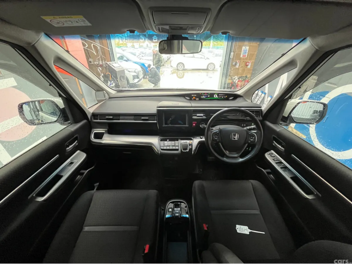 Honda Stepwagon MPV, Petrol Hybrid, 2020, White