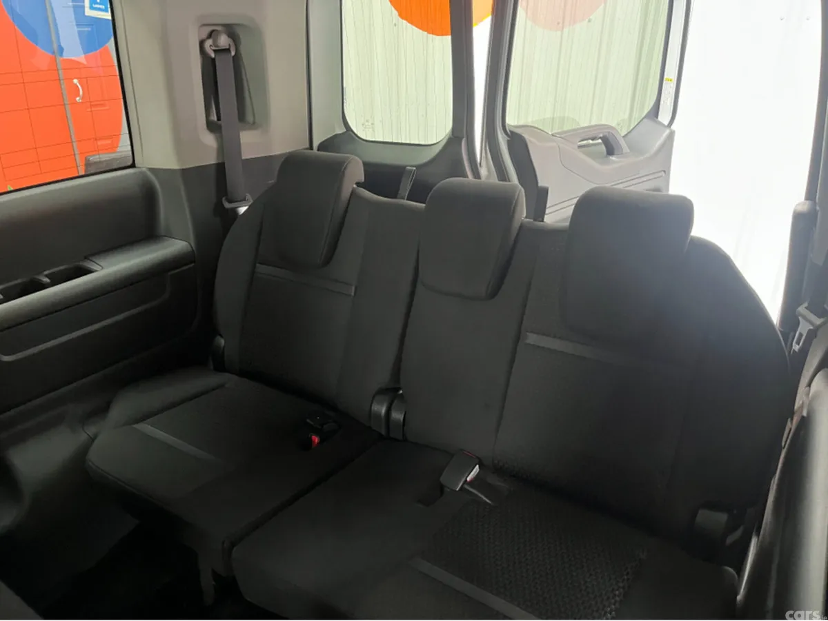 Honda Stepwagon MPV, Petrol Hybrid, 2020, White