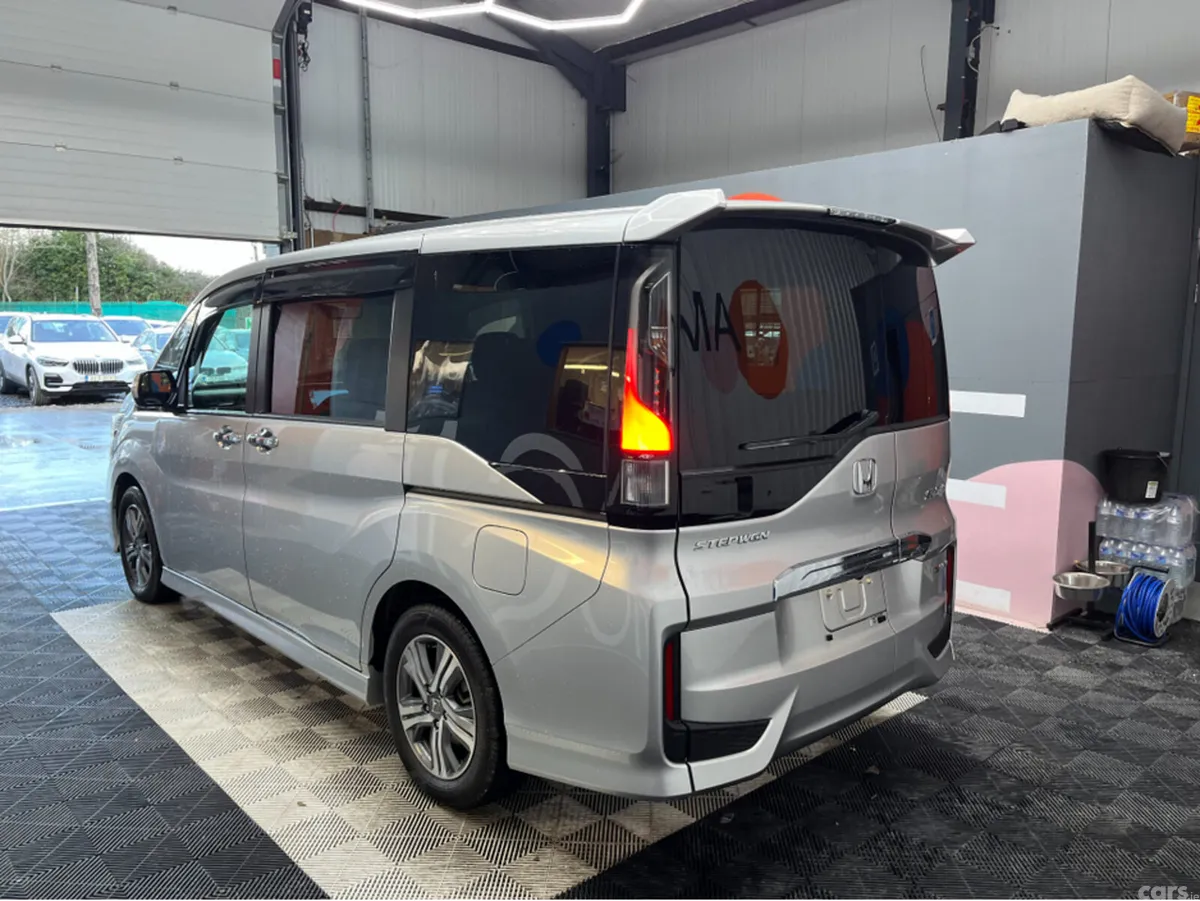 Honda Stepwagon MPV, Petrol Hybrid, 2021, Silver