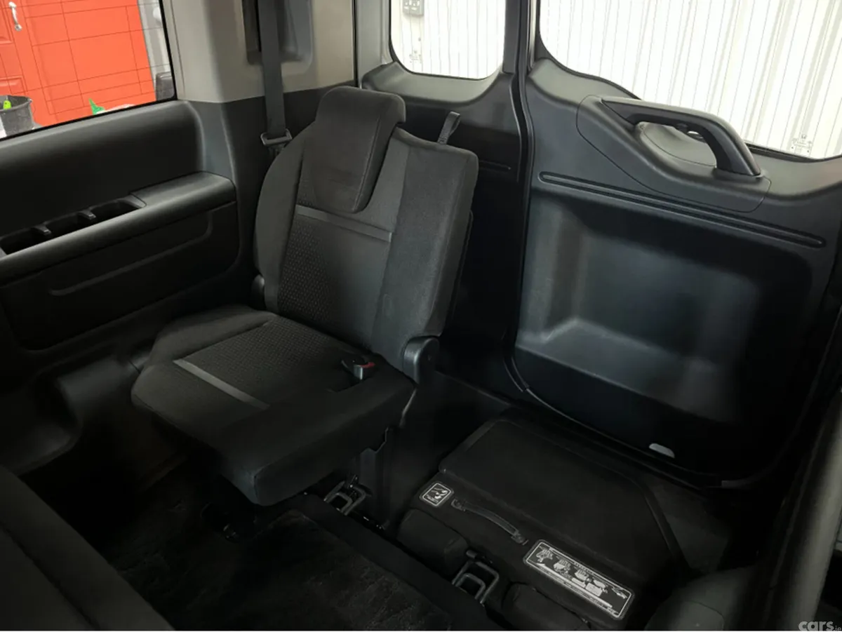 Honda Stepwagon MPV, Petrol Hybrid, 2021, Silver