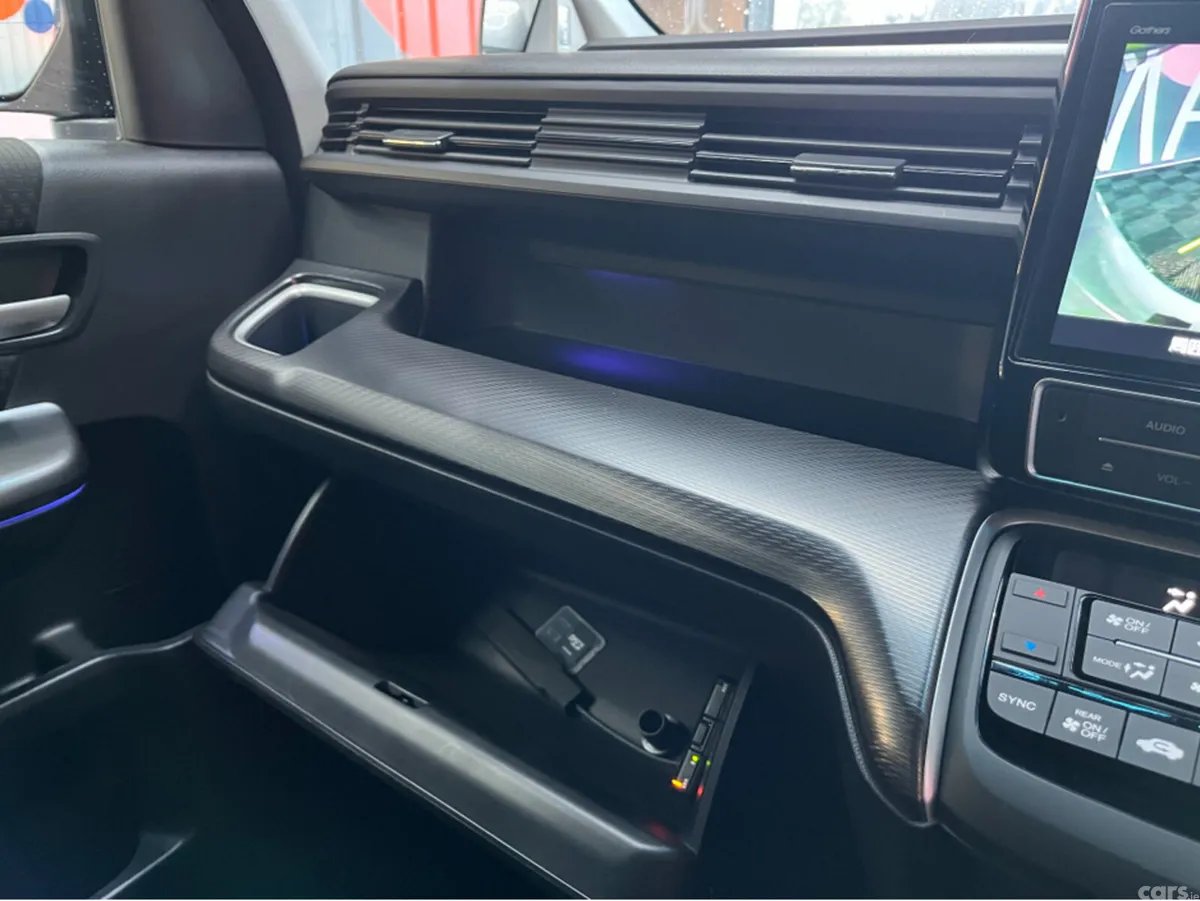 Honda Stepwagon MPV, Petrol Hybrid, 2021, Silver