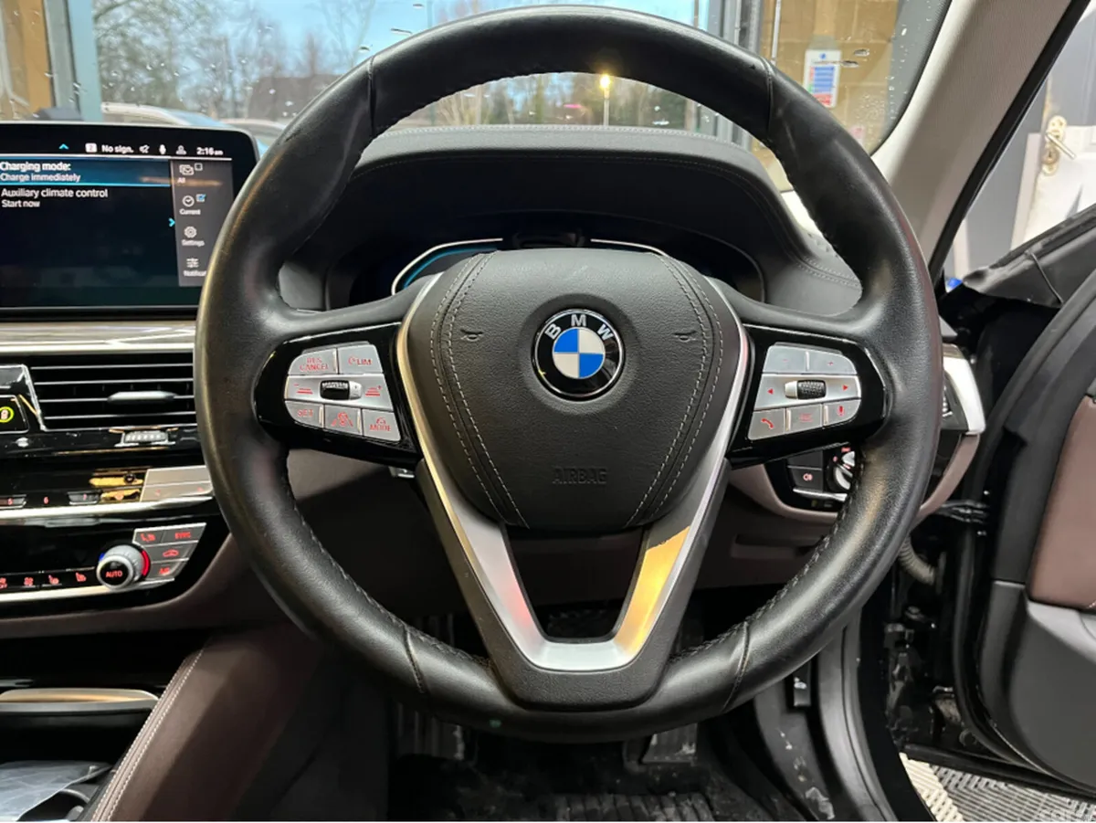 BMW 5-Series Saloon, Petrol Plug-in Hybrid, 2020, Black