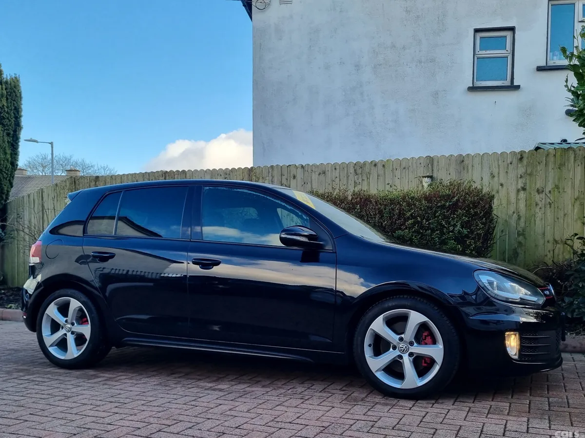 Volkswagen Golf Hatchback, Petrol, 2010, Black