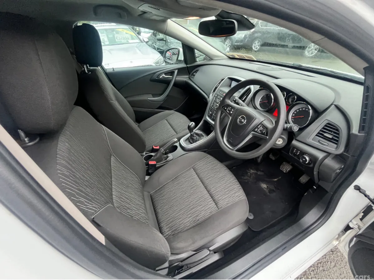 Opel Astra Saloon, Diesel, 2018, White
