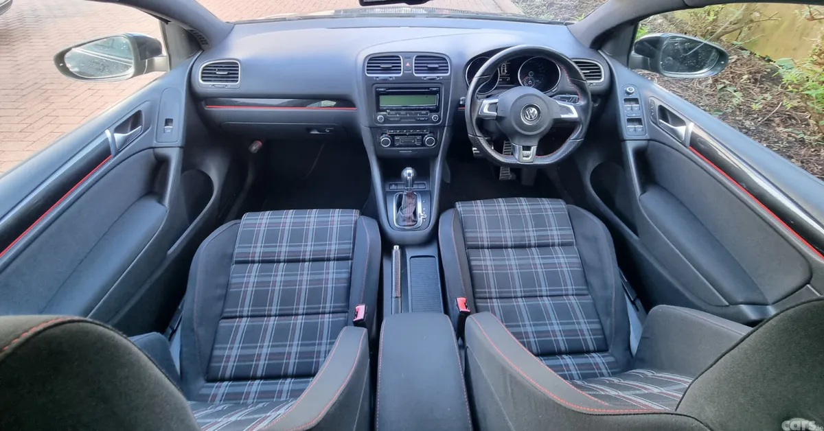 Volkswagen Golf Hatchback, Petrol, 2010, Black