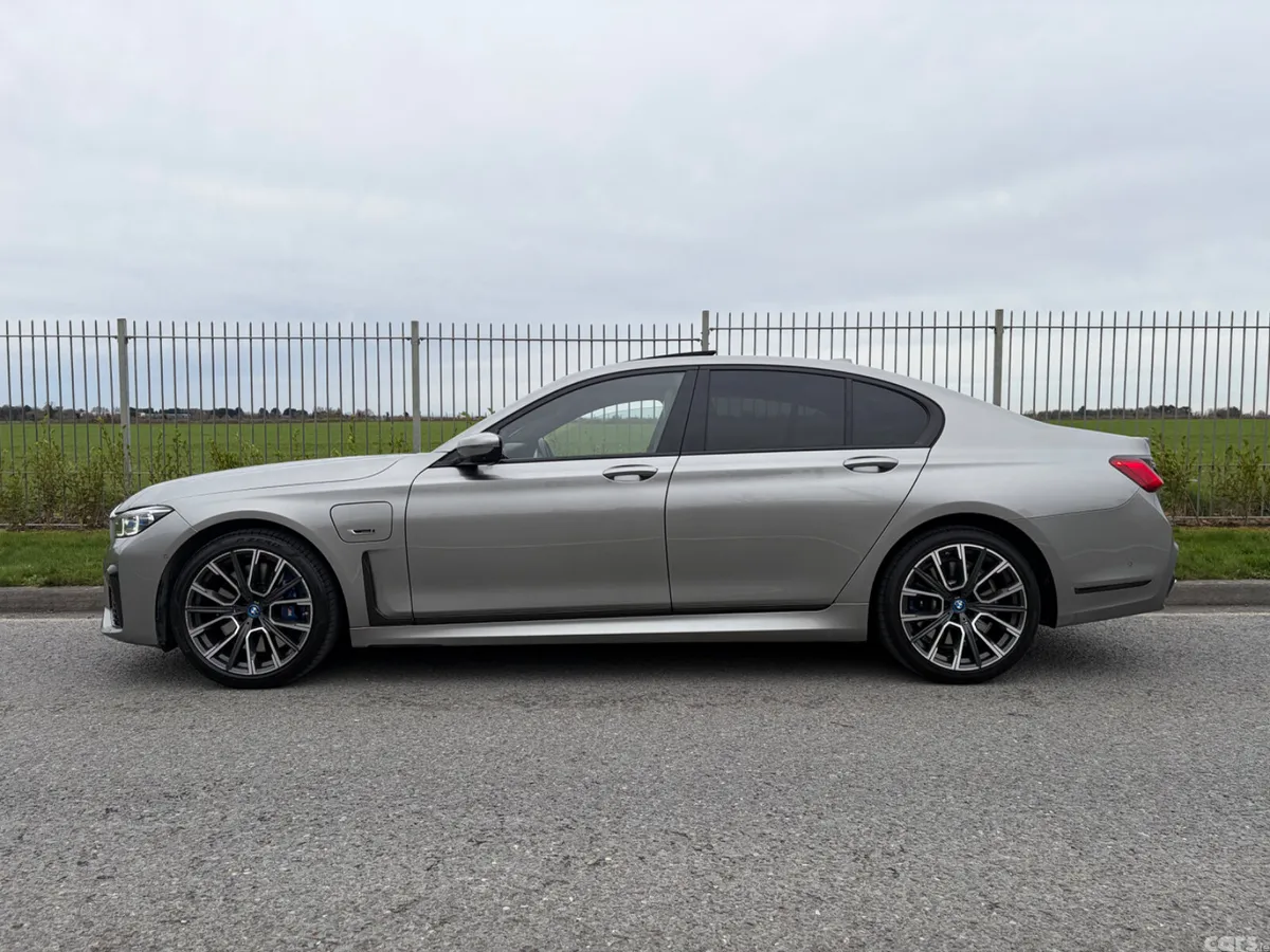 BMW 7-Series Saloon, Petrol Plug-in Hybrid, 2022, Grey