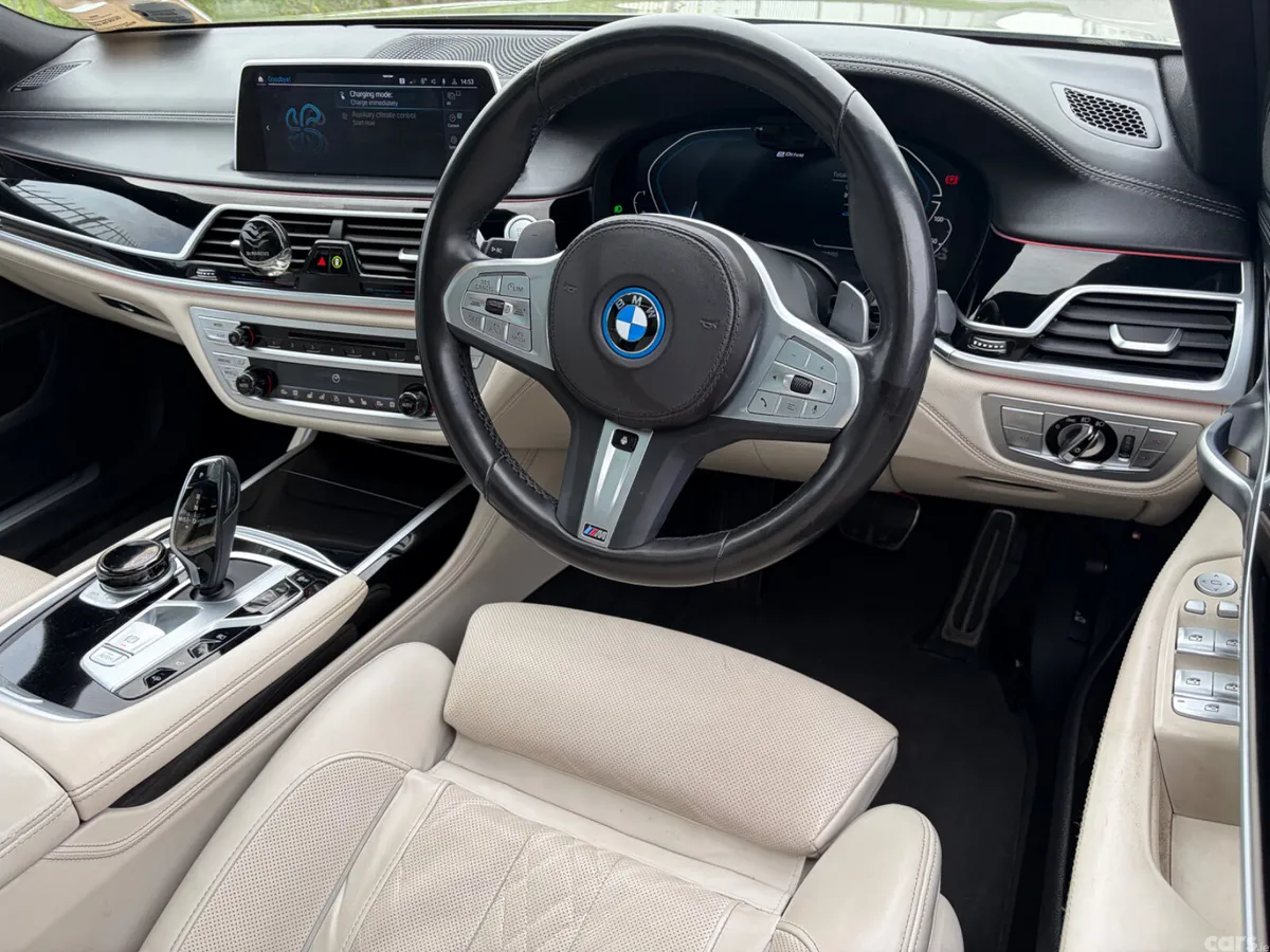 BMW 7-Series Saloon, Petrol Plug-in Hybrid, 2022, Grey