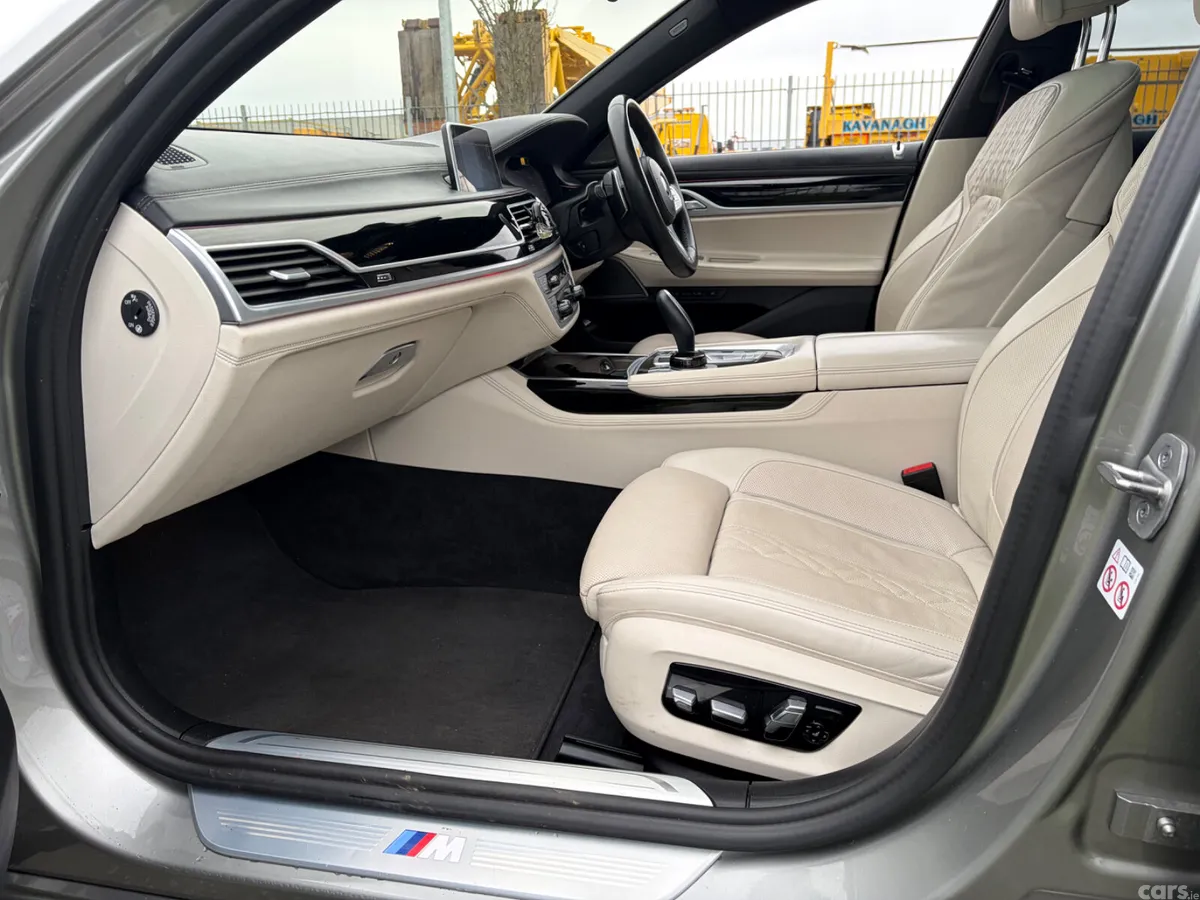 BMW 7-Series Saloon, Petrol Plug-in Hybrid, 2022, Grey