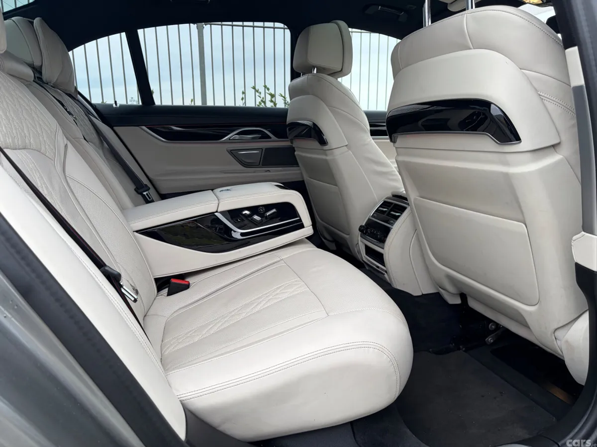 BMW 7-Series Saloon, Petrol Plug-in Hybrid, 2022, Grey