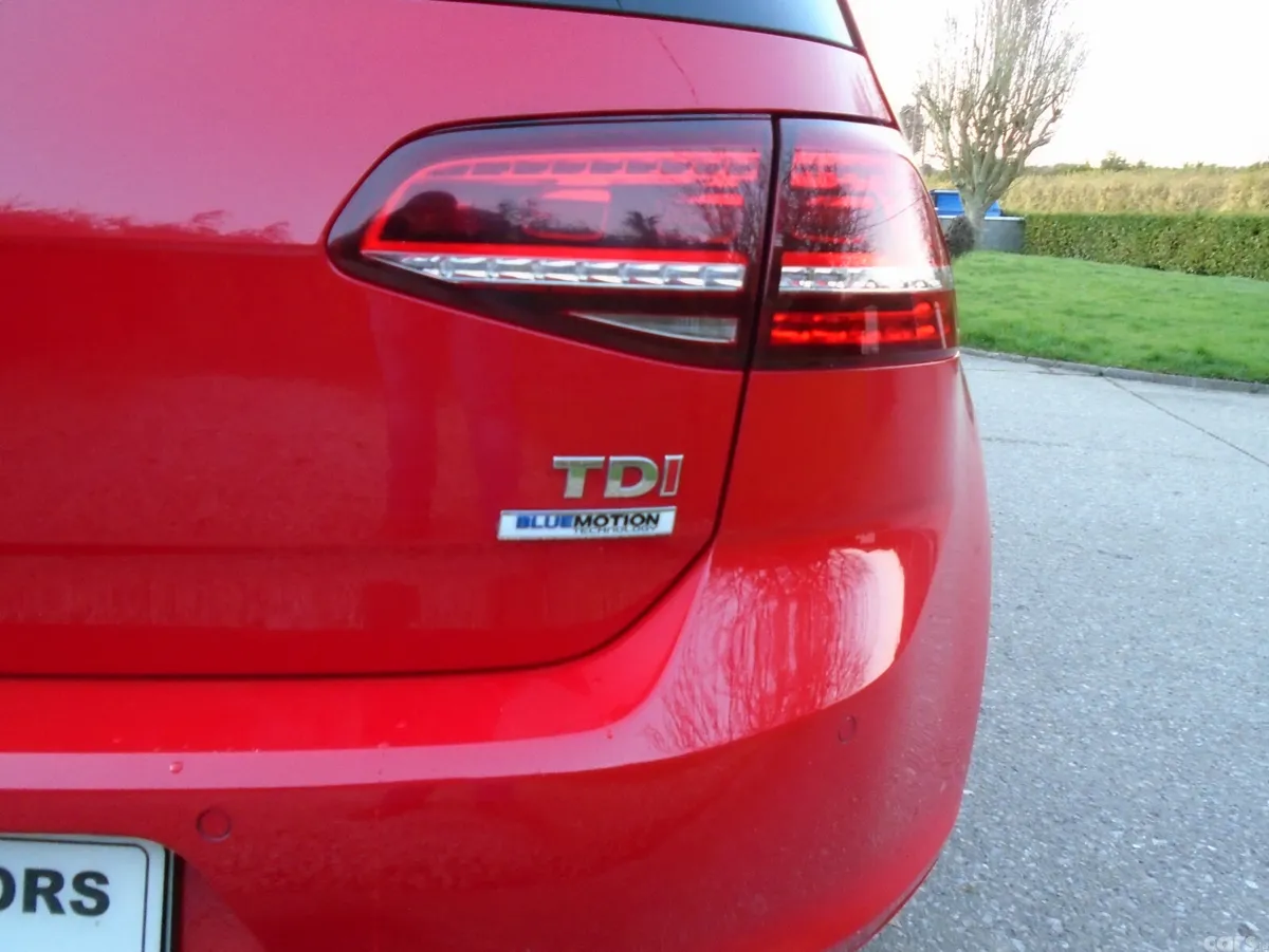 Volkswagen Golf Estate, Diesel, 2017, Red