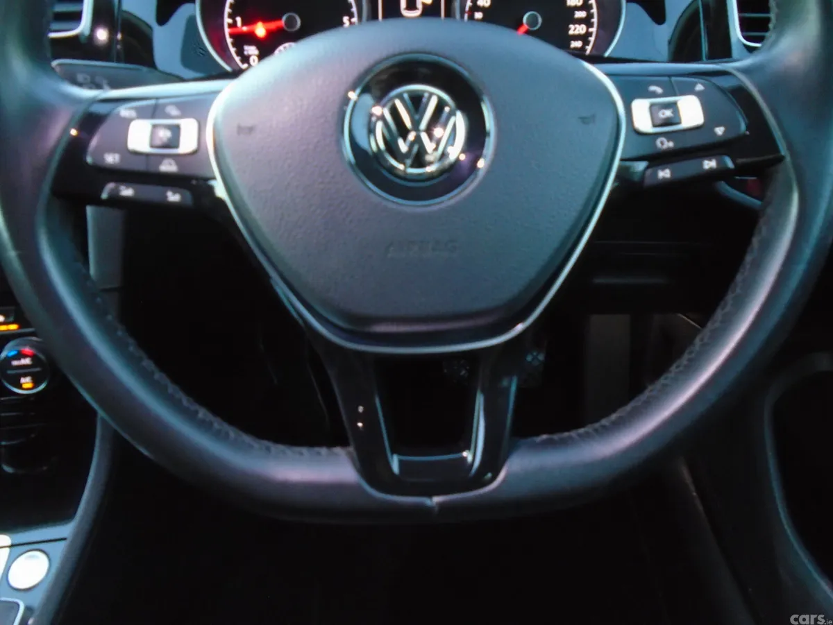 Volkswagen Golf Estate, Diesel, 2017, Red