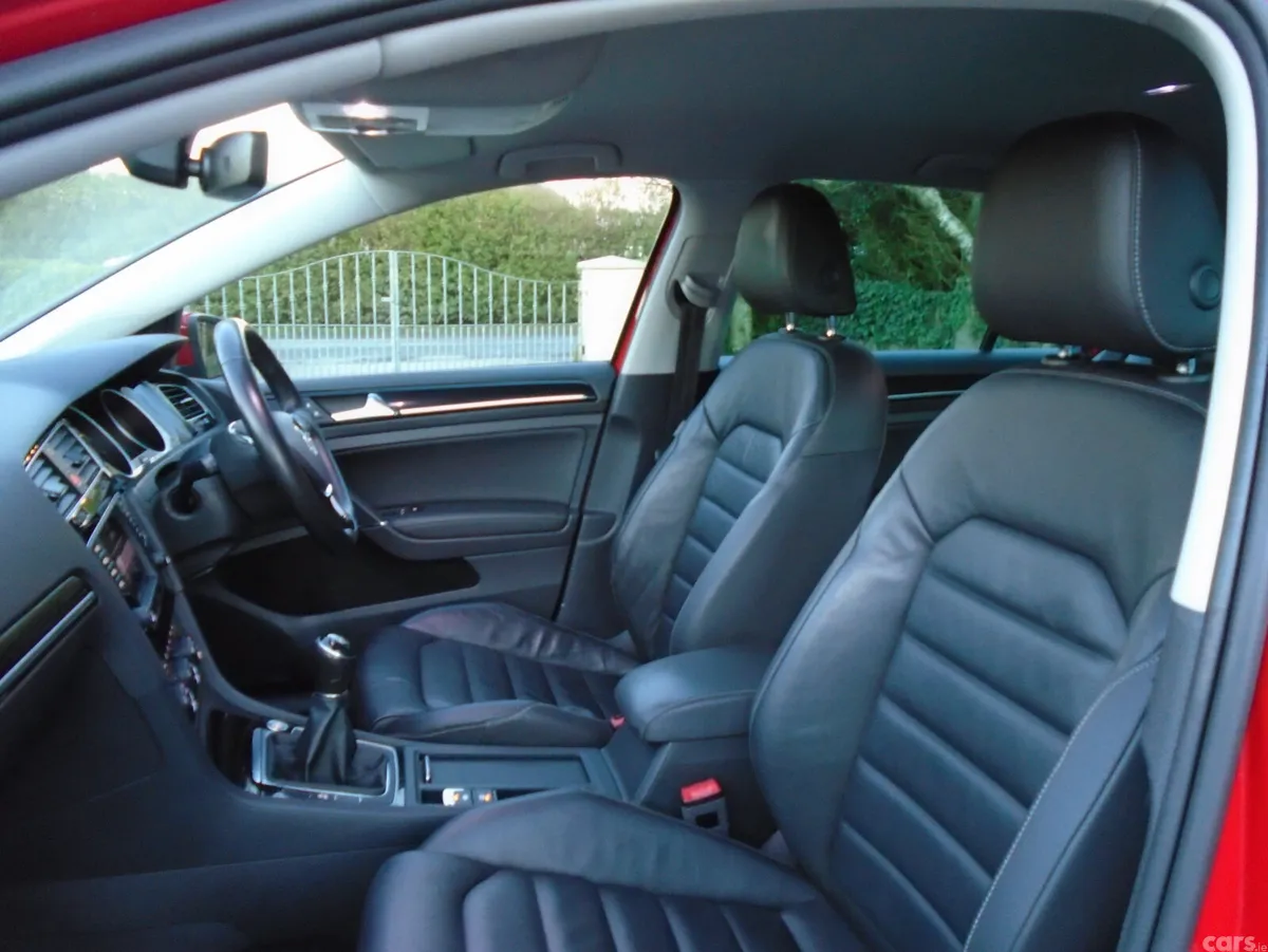 Volkswagen Golf Estate, Diesel, 2017, Red