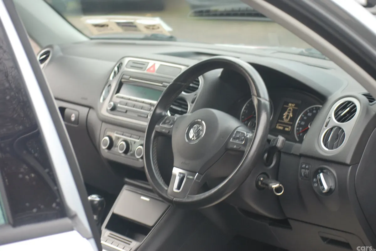 Volkswagen Tiguan SUV, Diesel, 2011, Silver