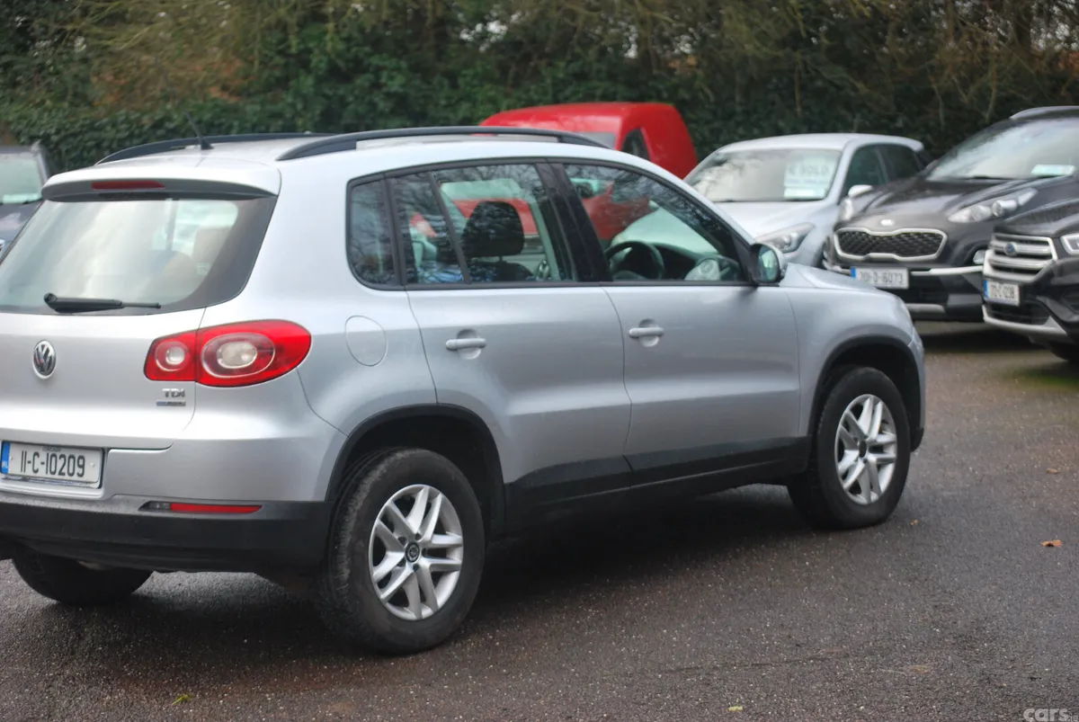 Volkswagen Tiguan SUV, Diesel, 2011, Silver