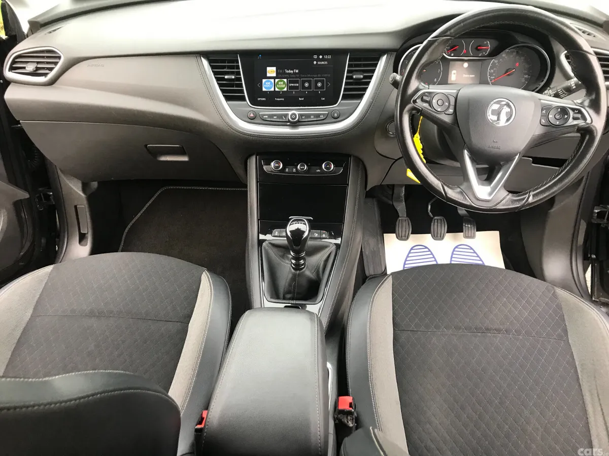 Vauxhall Grandland X Hatchback, Petrol, 2018, Grey