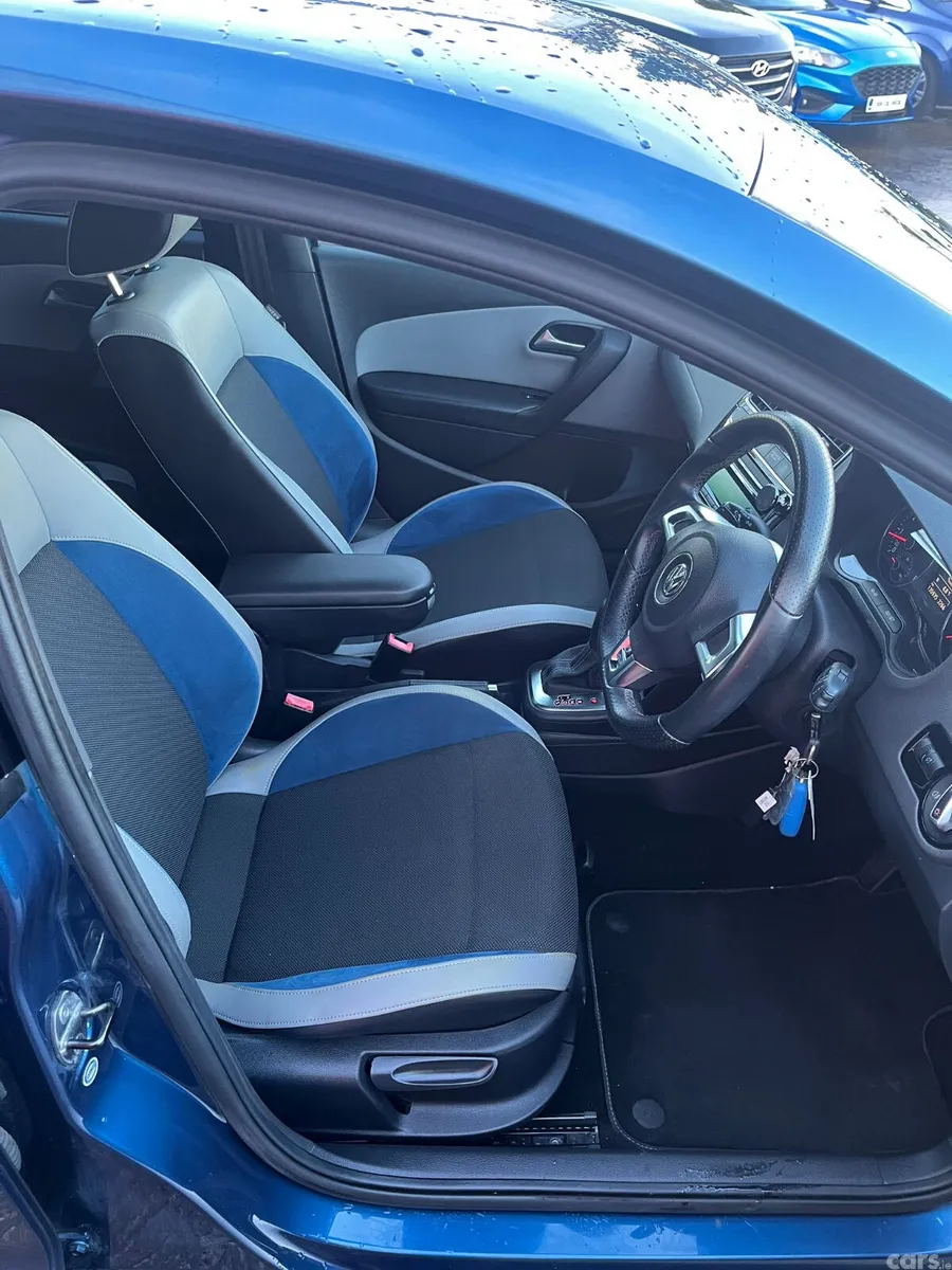 Volkswagen Polo Hatchback, Petrol, 2014, Blue