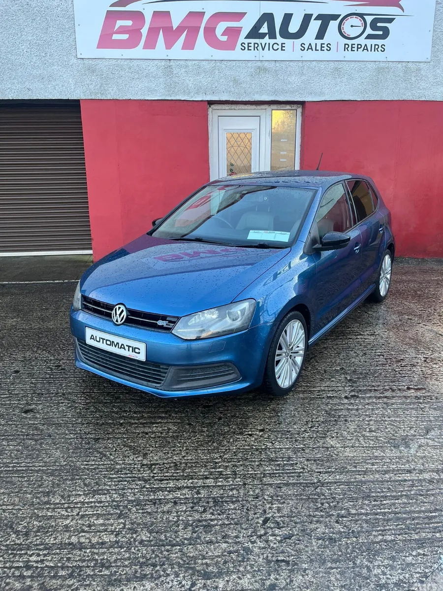 Volkswagen Polo Hatchback, Petrol, 2014, Blue