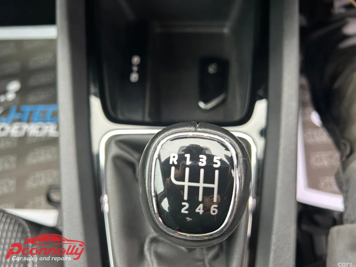Skoda Octavia Hatchback, Diesel, 2022, Red