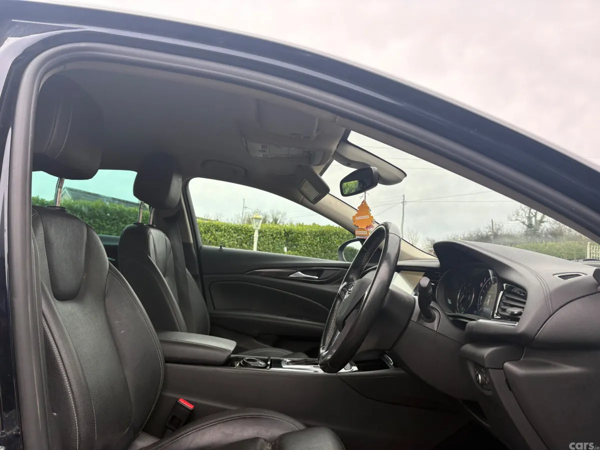 Opel Insignia Hatchback, Diesel, 2020, Blue