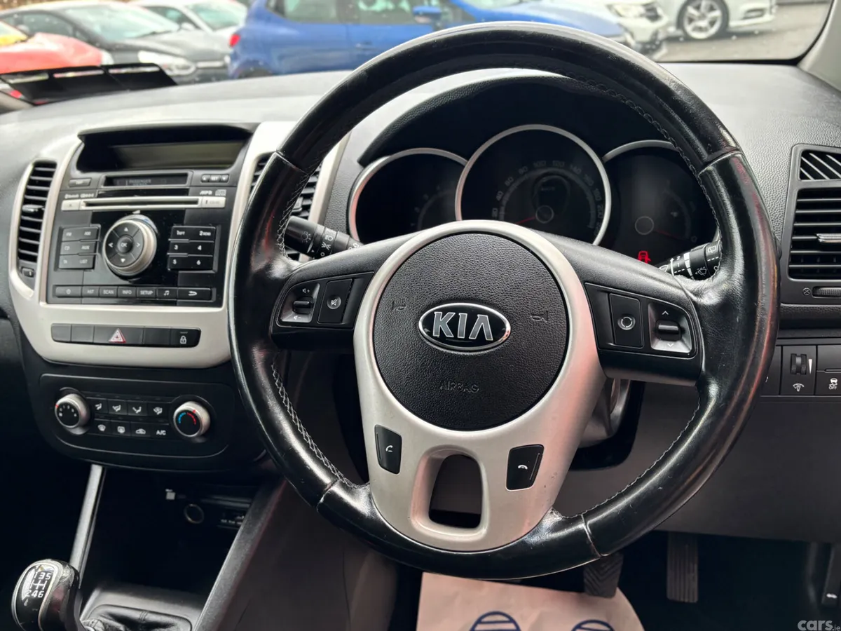 Kia Venga MPV, Diesel, 2016, Silver
