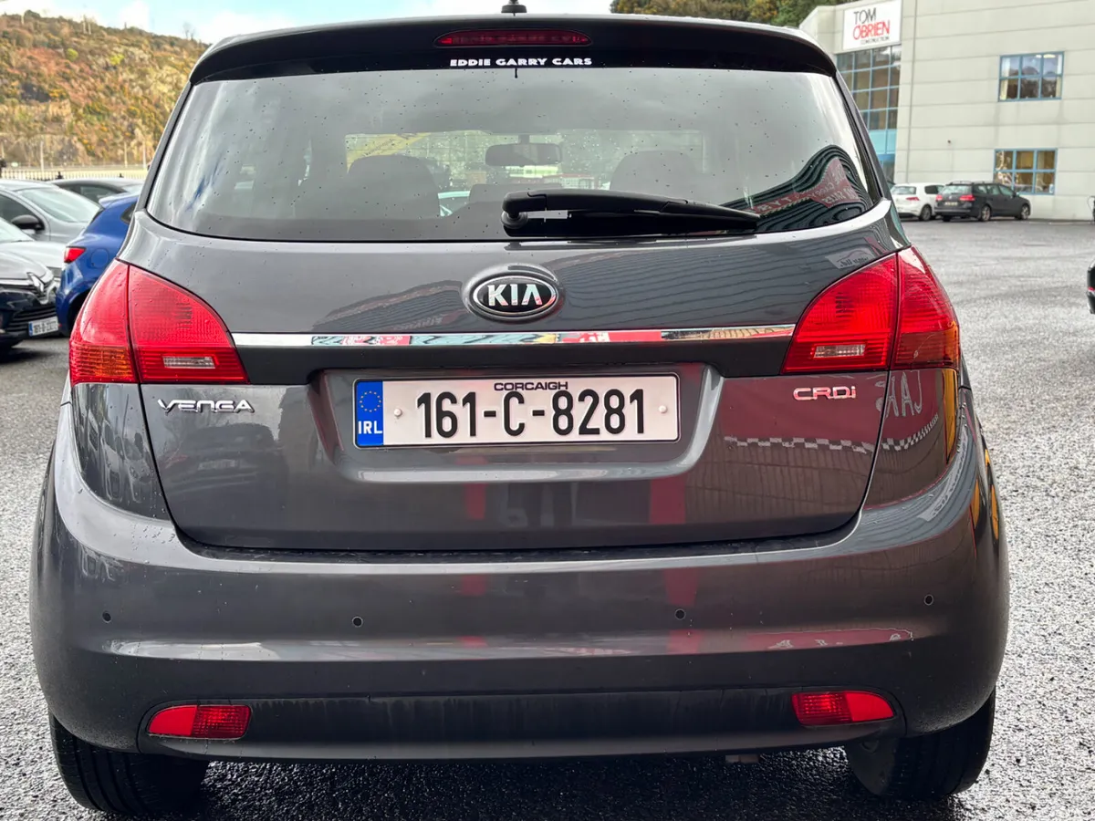 Kia Venga MPV, Diesel, 2016, Silver