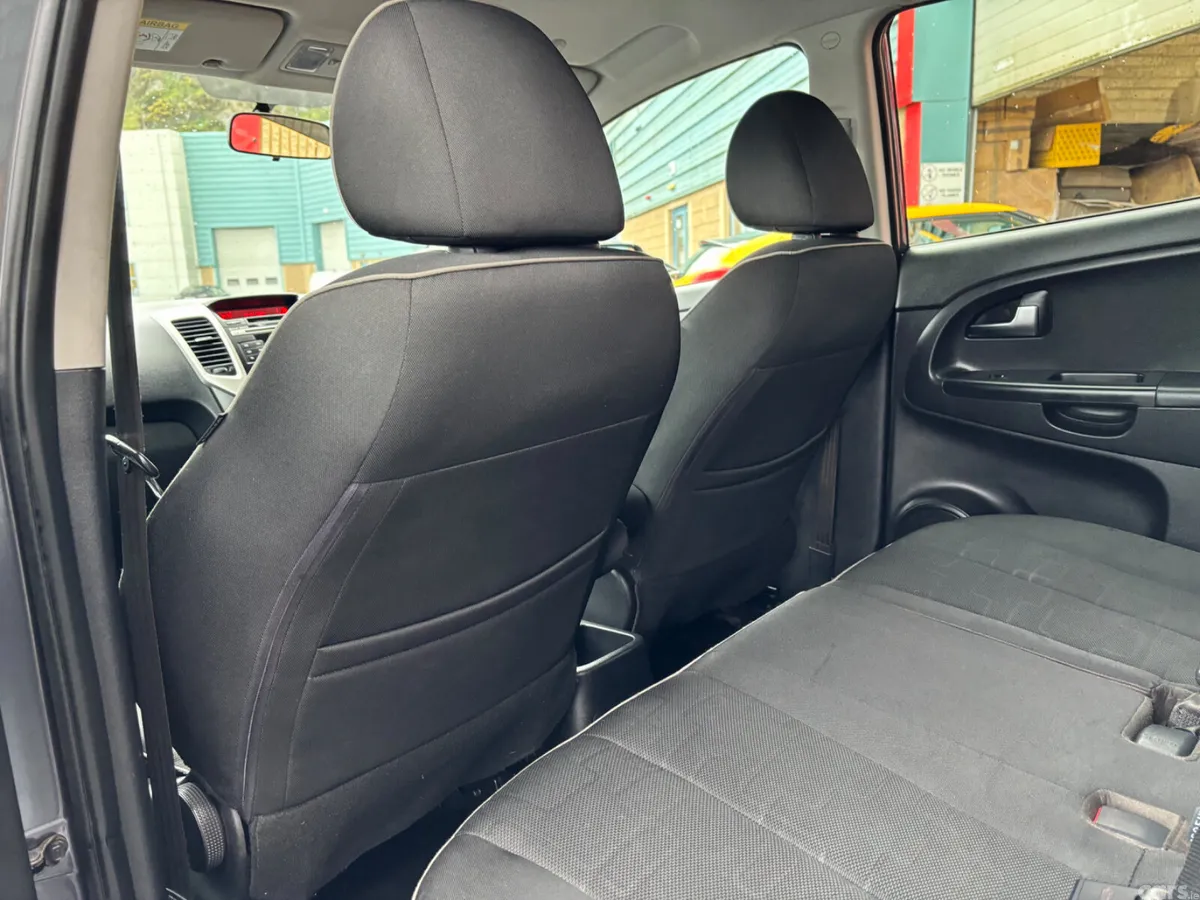 Kia Venga MPV, Diesel, 2016, Silver