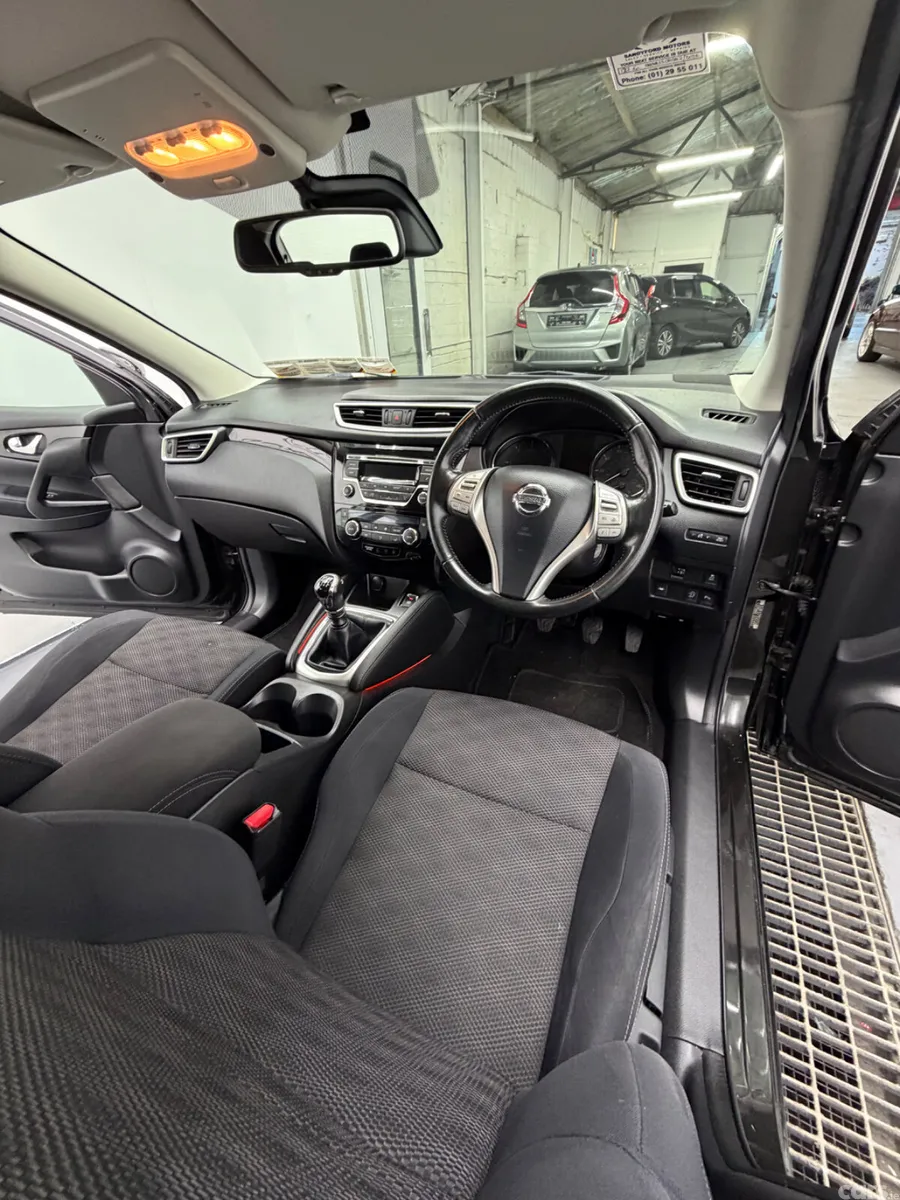 Nissan Qashqai Hatchback, Diesel, 2015, Black
