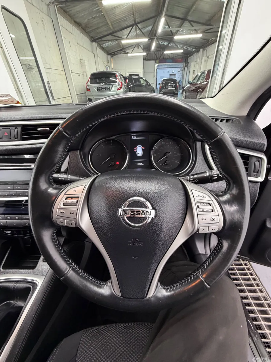 Nissan Qashqai Hatchback, Diesel, 2015, Black