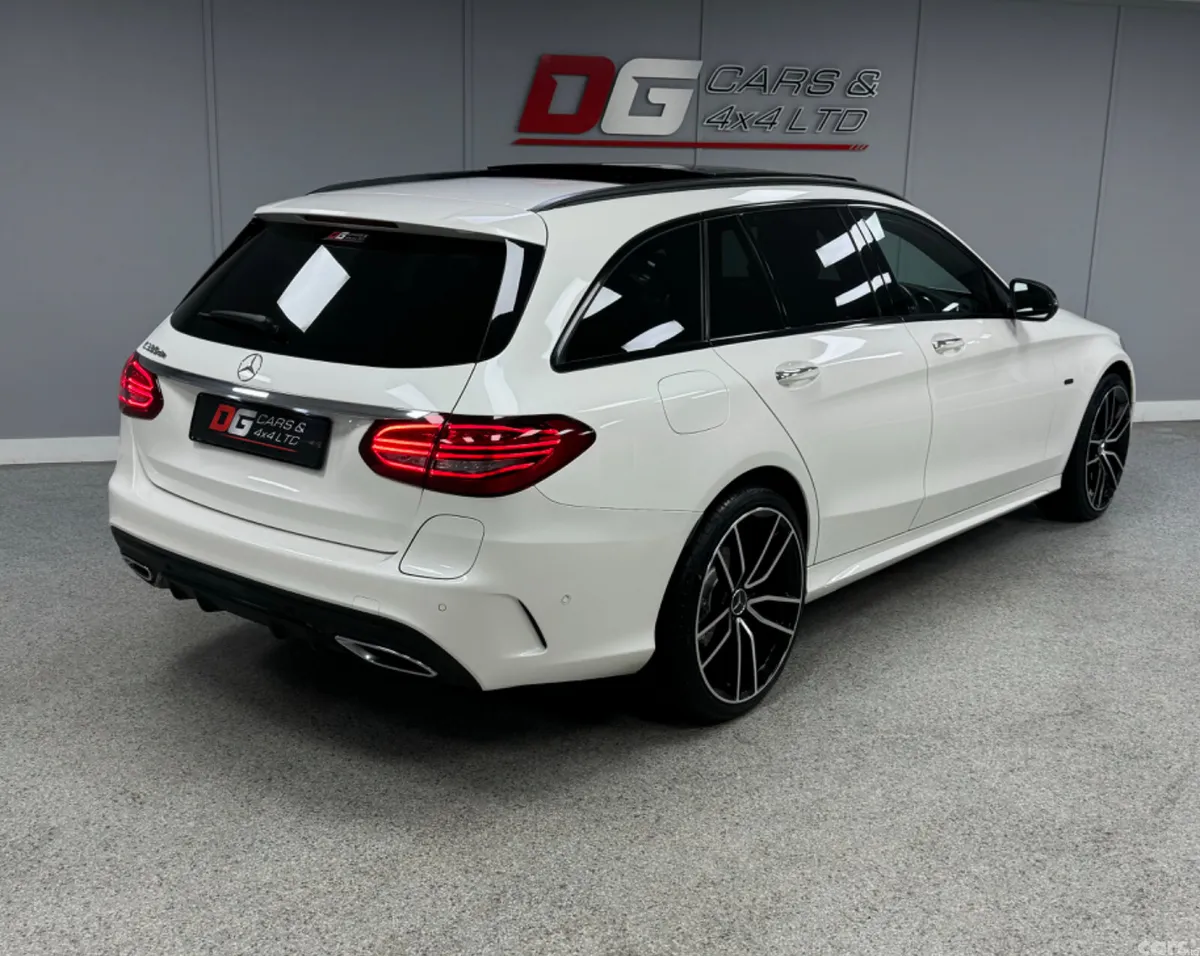 Mercedes-Benz 300 Estate, Diesel Hybrid, 2020, White