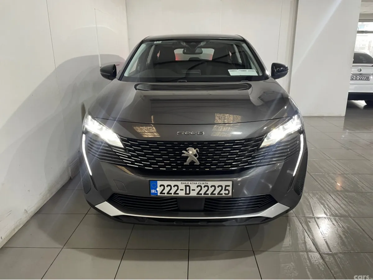 Peugeot 5008 MPV, Diesel, 2022, Grey
